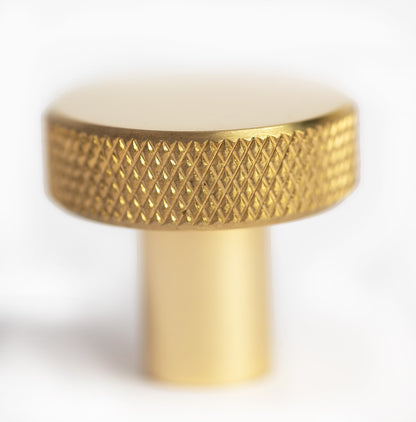 Signature Round Knob-Knurl